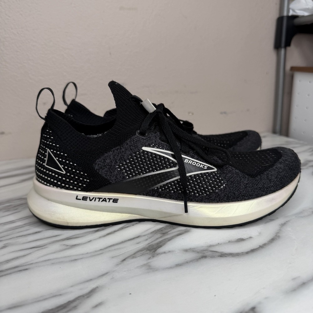 Brooks Stealthfit Levitate 5 Womens SZ 8.5 Black Running Shoes Walking Sneakers